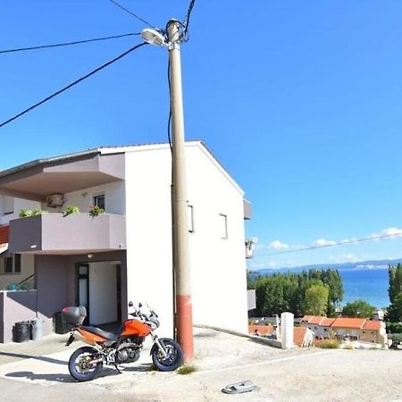 Apartment Rene Omiš Dış mekan fotoğraf