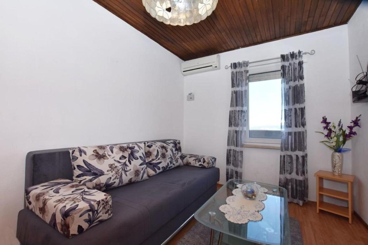 Apartment Rene Omiš Dış mekan fotoğraf