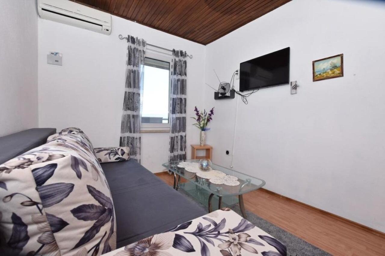 Apartment Rene Omiš Dış mekan fotoğraf